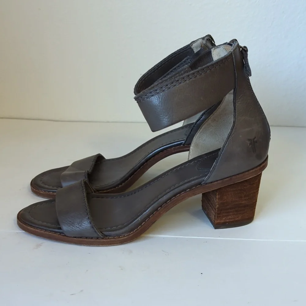Frye Brielle Charcoal Grey Wooden Ankle Sandals - Size 8 - Picture 3 of 15